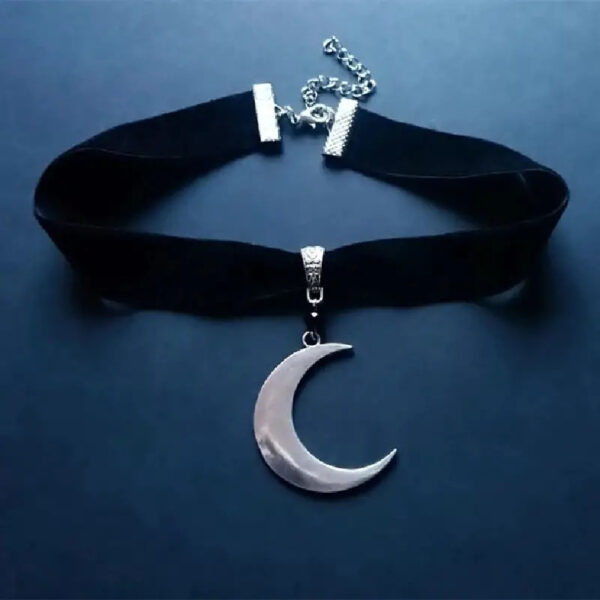 Crescent-moon-chocker_1