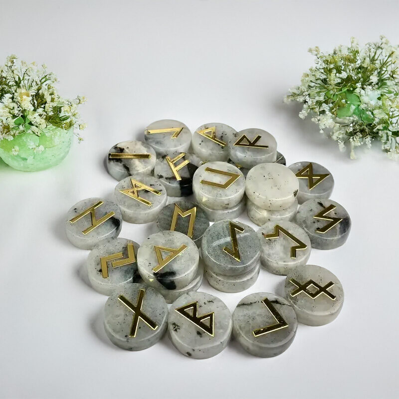 Ρούνοι από Κρύσταλλο tourmaline in matrix – Προστασία, Μαντεία & Πνευματική Καθοδήγηση